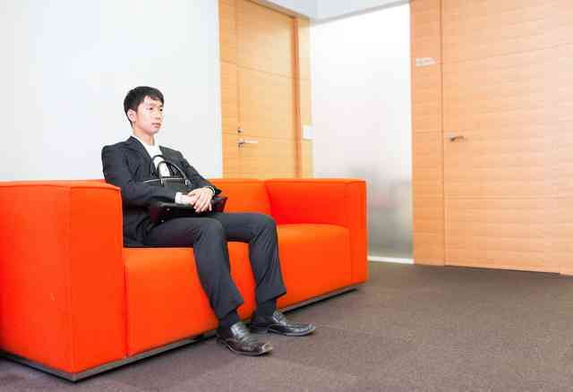 待合室待機 男.jpg